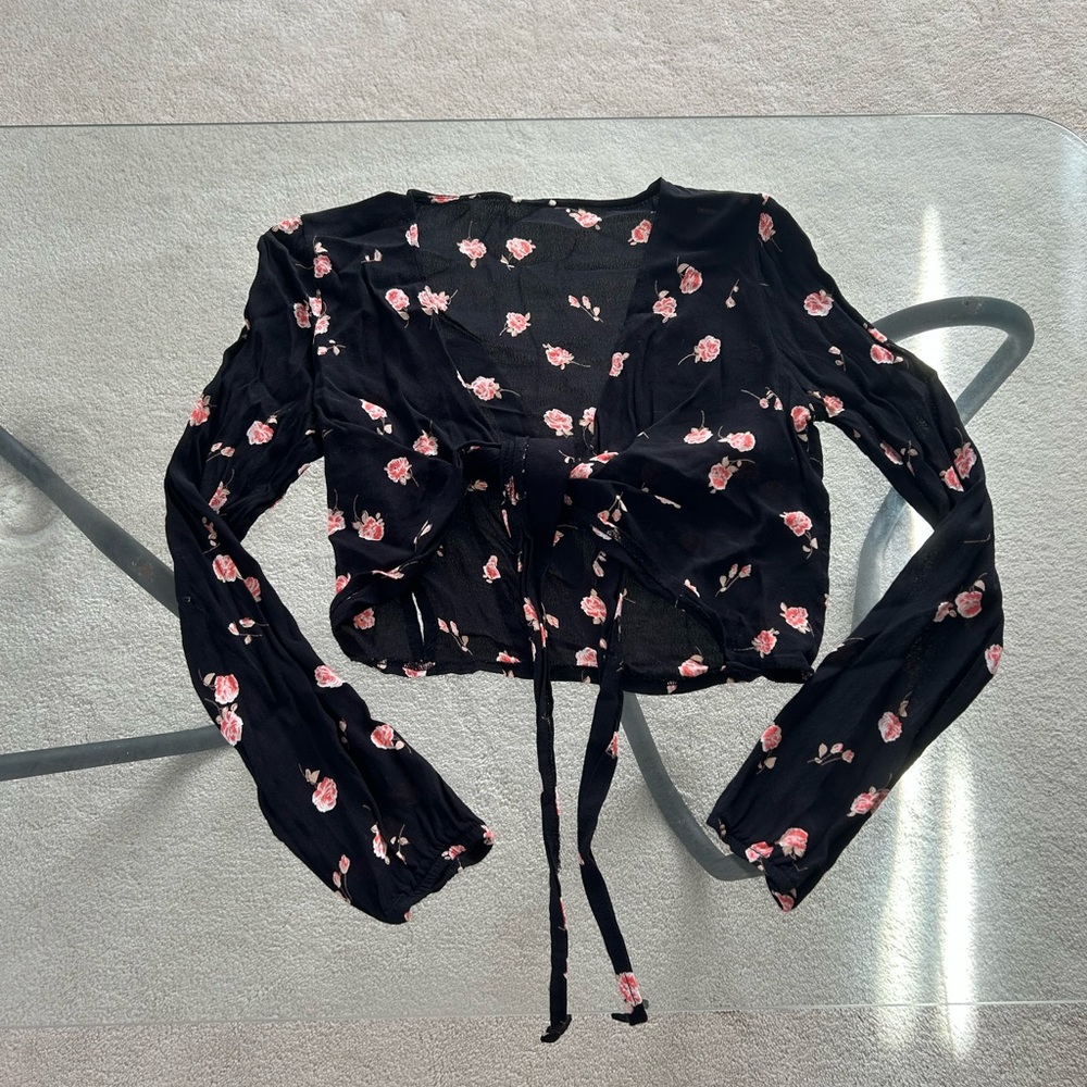 Brandy Melville tie front top